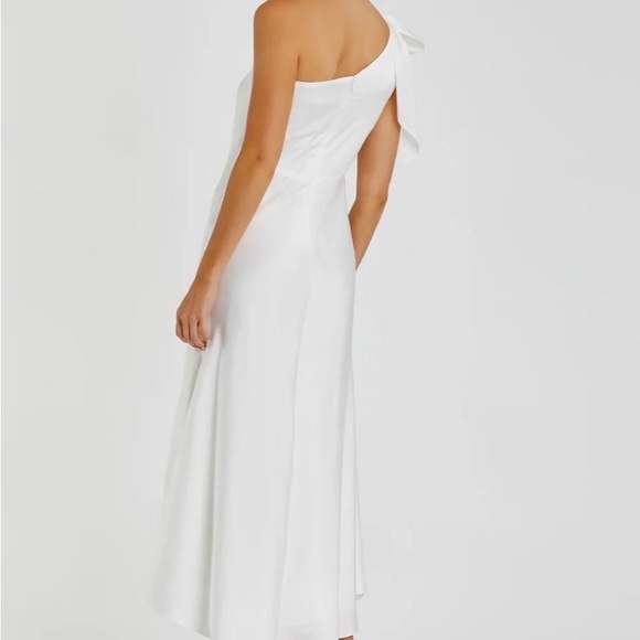 NWT IEENA for Mac Duggal White Satin One Shoulder Dress Size 10 - Picture 3 of 11